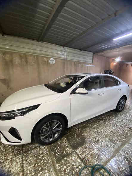 K3 
 موديل 2024 
ماشية 30 ألف km 
فول مواصفات 
فتحة سقف 
هاندبريك كهرباء بصمة 
إشارة بالمريات 
مثبت سرعه 
ردار امامي  

بدون حادث 
فقط طخة بسيطة بالباب الخلفي 
السعر 140$ مجال بسيط 
مكاني بغداد لاستفسار :
0780 933 4606
