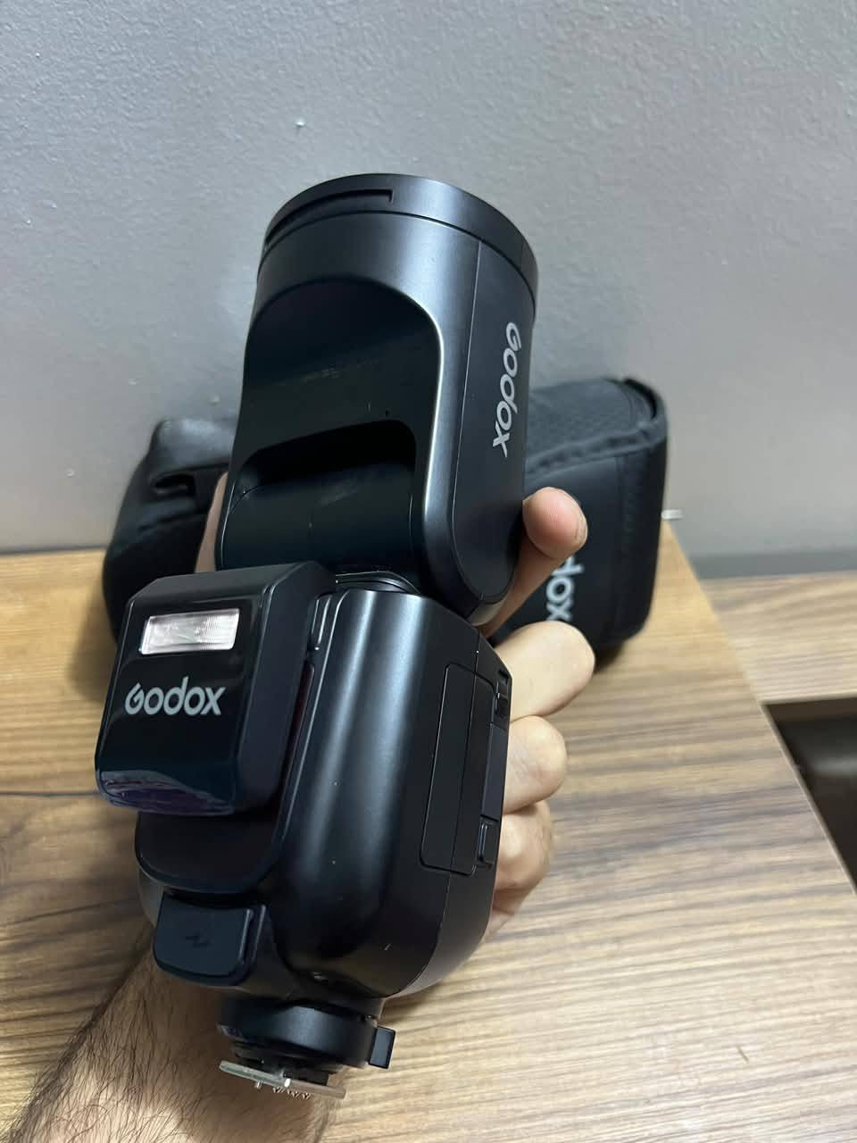 GODOX V1 PRO CANON
بعده بالباكيت استخدام شهرين
( مراوس بنسخة سوني من نفس الفلاش ) أو للبيع
• TTL + HSS لغاية 1/8000
• رأس دائري يعطي إضاءة ناعمة واحترافية
• مناسب للعرايس والبورتريه والتصوير الخارجي
• بطارية قوية تدوم فترة طويلة
• شحن سريع وأداء ثابت
• يدعم جميع أجهزة Godox Trigger
الفلاش نظيف وشغله ممتاز بدون مشاكل
المحتويات كاملة:بطارية + شاحن + قاعدة + كرتون + جنطة
الموقع بابل السعر : ( 250 الف و بي مجال ) 
تواصل خاص او على الرقم 0771437946


**إذا كنت صاحب هذا الإعلان وتريد حذفه لأي سبب، رجاءا أرسل رسالة إلى الدعم الفني**