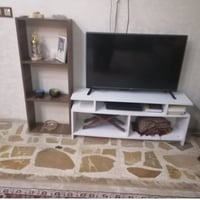 ميز تلفزيون • تواصل عالخاص • للبيع