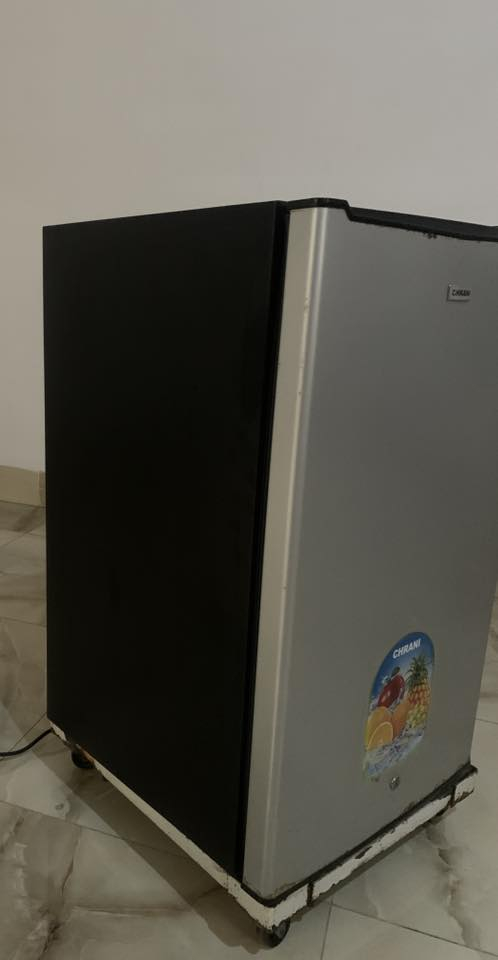 ثلاجة للبيع شغاله سعر ٤٥ الف
ميز تلفزيون ما بيه اي كسر 
عدد ٢ / سعر الواحد ٢٠ الف


**إذا كنت صاحب هذا الإعلان وتريد حذفه لأي سبب، رجاءا أرسل رسالة إلى الدعم الفني**