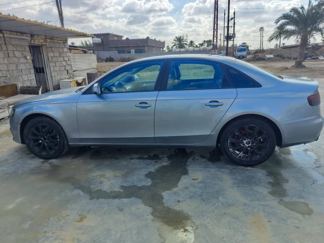 أودي A4
للمراوس وية مارسدس دب 
موديل2011 محرك 1800Tتيوربو ضررهة جاملغ يمنة/السيارة طافية ماتشتغل فجأة كامت ماتشتغل دگ سلف وما تشتغل بعدهة طفة الدشبول بالكامل وهذه وضعية السيارة حالياً رقم سليمانية سنوية منتهية بسم صاحبي عربي يريد تحويل شيطلع عليهة السيارة من غرامات وغيرها علية/مكان السيارة ابوغريب للاستفسار 
***********
***********
