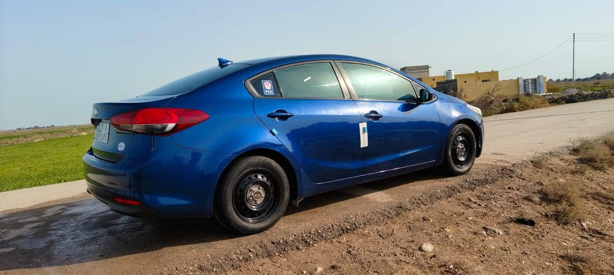 فورتي 17 امريكي مكينة 2000 دوش كير AT  ماشيه 141 رقم ذي قار دولي حادثها جاملغ ايمن جهة العبري مبدل. خشم البرانكيت تصليح بالعراق جاملغ جهة السائق صبغ صور الحادث بالمنشور جاهزه من گير ومكينه وحداديه وتبريد وتايراتت
مكاني الشطرة. للأستفسار ***********
