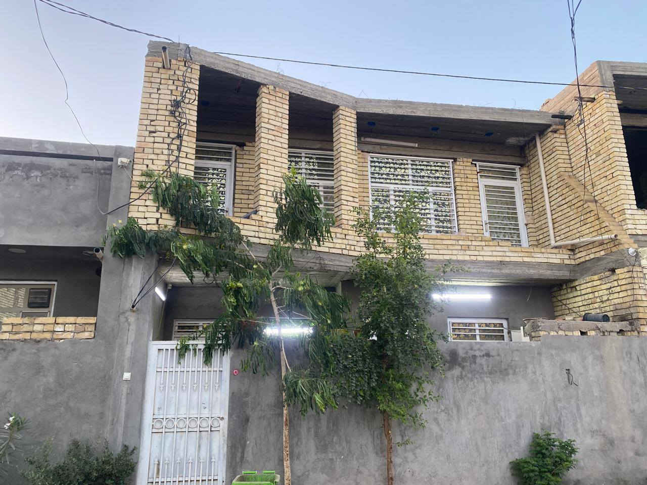 دار للبيع مساحة 100متر عنوان شارع خولة قرب شارع 60 كامل مفتاح ***********
