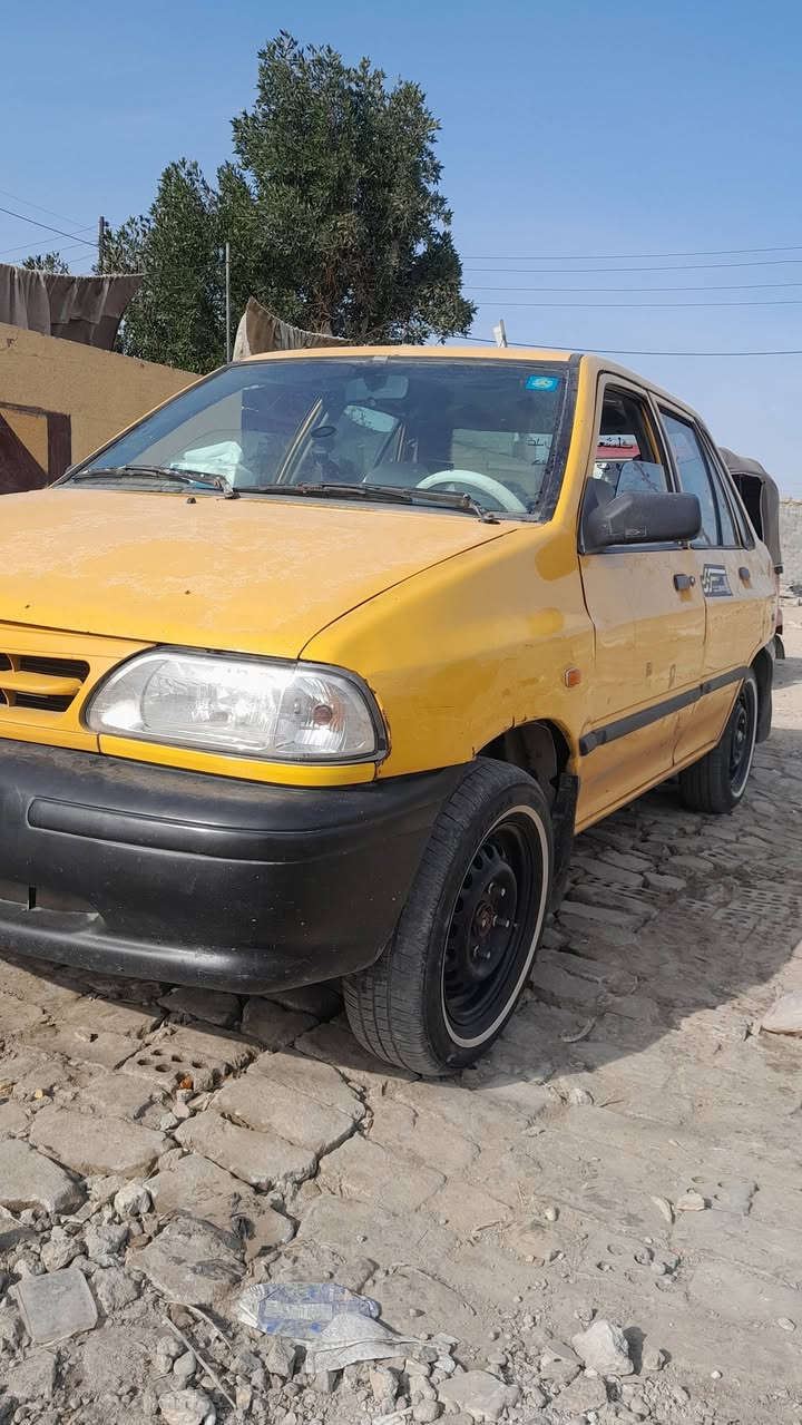 السلام عليكم سايبه موديل ١٢ مكينه وكير و صدر كله جدد مشط جدد دبلات جدد تخم تاير جديد سياره وين ميعجبك شغل وروح 
رقمي *********** سعر ٣٠
