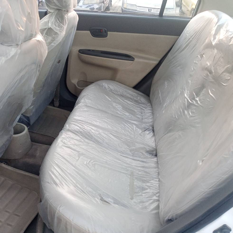 سلام عليكم بيع فقط مستعجل عل بيع
هونداي اكسنت 2011 رقم اربيل محرك ١٦٠٠ اصل خليجي السياره كفالة عامه ماعدا بارد قليل شرط لا صبغ ولا تبديل
جاهزه من كلشي تبريد مكينه كير حداديه 
السعر ٩٢ وبيه مجال للشراي 
مكان السياره كوفه حي ميثم التمار 
رقم الهاتف *********** النجف, العراق
