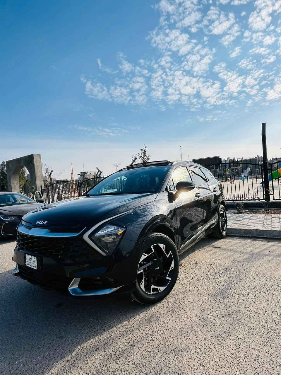 السلام عليكم سبورتج برستيج دخول جديد منفيست بأسمي موديل 2025 حجم لارج فئة 4X  اعلى المواصفات بيها فول من كل شي سياره بيها صبغ 4 قطع بجم كبس وبدون ايرباك لغد شاصي تبريد راديترات سليم
سيارة جديده ماشيه 16 الف محرك ٢٥٠٠ 

بانوراما طگتين
كشنات جلد رياضي
جنطة گهرباء وتفتح من تقترب منها
بصمة ابواب وتشغيل وجنطة
فور ويل
تشغيل عن بعد
كراسي كهرباء
تدفئة كشنات تبريد كشنات
ستيرن تدفئة وجلد خياط
خزن كشن السايق ميموري
اشاير بالمري
 لايت اوتو
 اطفاء ذاتي
تبريد قطعتين 
 نزول منحدرات
مانع تزحلق
انظمة قيادة 
بلوجكترات
شاشة كبيره متصله وشاشة تبريد متغيره
عدادات ديجيتال
شحن موبايل امامي وبالكشنات الخلفيه
بل كار بلي واندرويد وكافة الخدمات
شحن وايرليس
انارة داخليه لمس
 لايت زينون لد امامي
بك لايت لد
حساسات خلفيه اماميه
رادارات جانبيه اماميه خلفيه
ويل كب حجم 19 
توقف ذاتي
هاند بريك دگمة

 وبعد بيها هواي مواصفات

بغداد تقاطع درويش ***********
