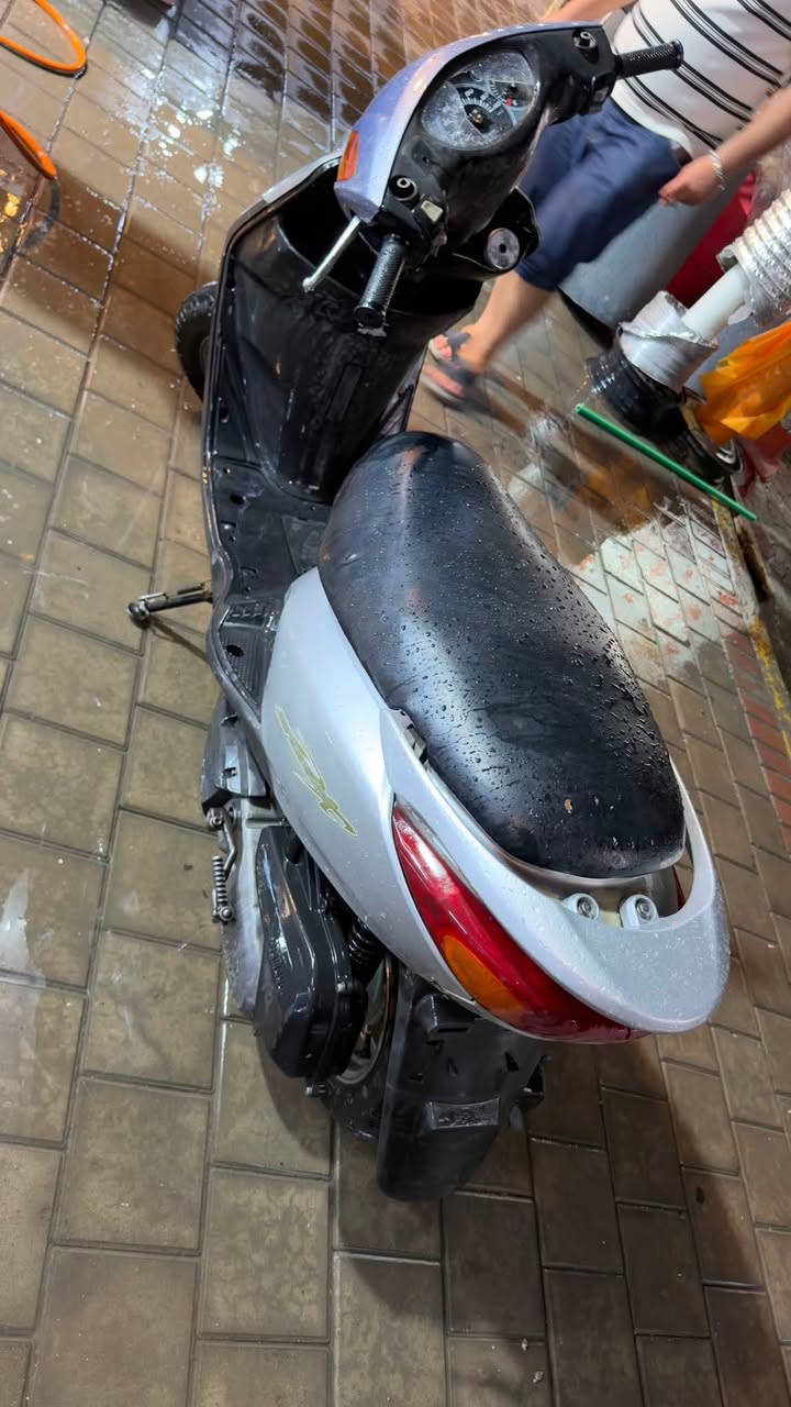 سلام عليكم دراجه بريز نضيفه أمجفته مره وحده بس درجه أوله دراجه كامله بس بيها ونقوصات بسيطه مكينتها خير من الله عنوانها حي البنوك رقم هاتف ***********ولمعرفت تفاصيل اكثر وسعر اتصل وتدلل
