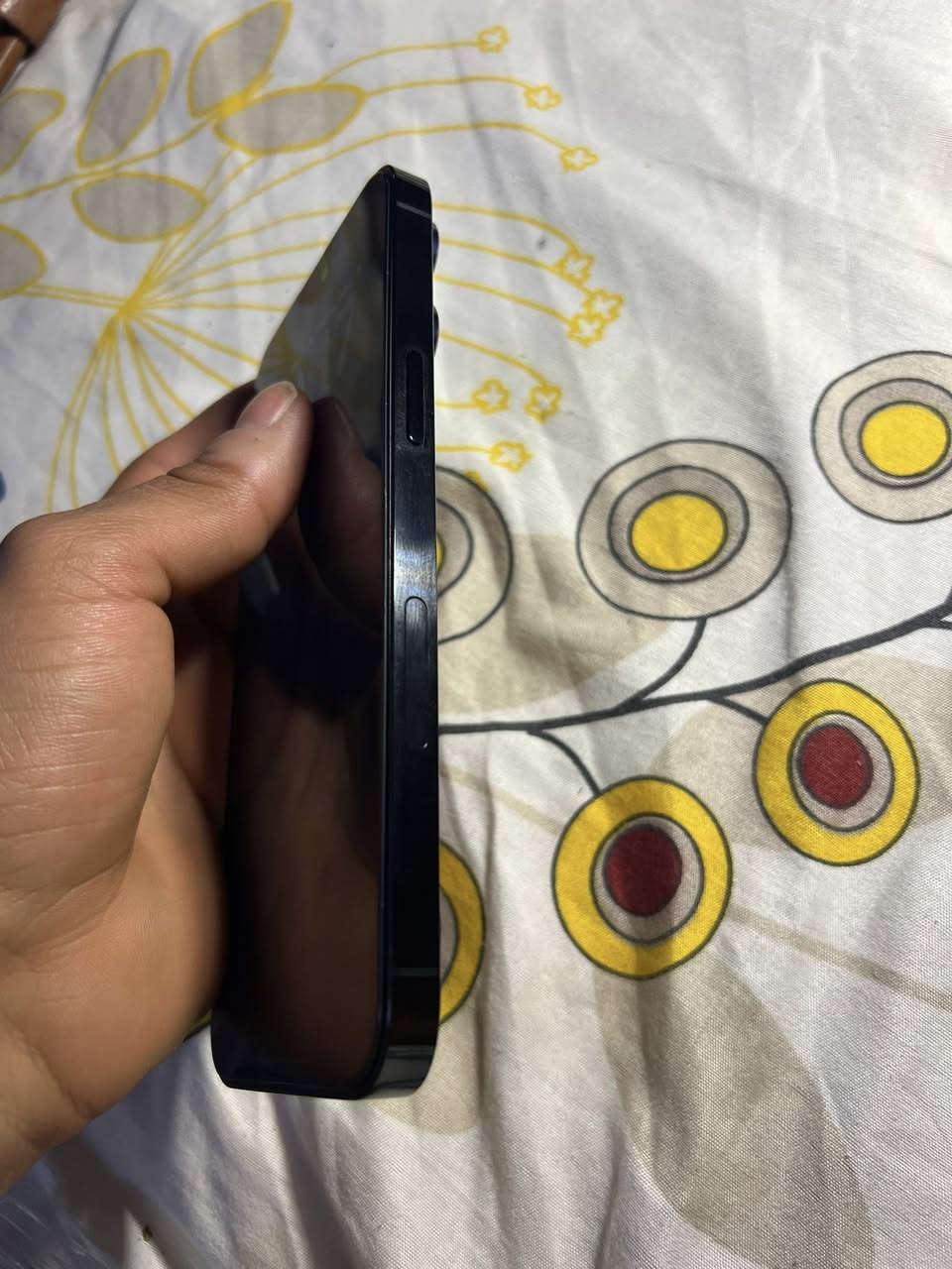 سلام عليكم.
ايفون. 14برو ماكس بلادي وتر بروف وضع الشركه. 

ذاكره. 256. 

بطاريه. 88. 

نموذج. M. 

نضافته. 95‎%‎100

ايسم شريحه الاكترونيه. 

الضرر. فقط ضهر مفطور. 

للبيع او مراوس. السعر. 700. الف. 

عنواني فلوجه. 

للأستفسار. ***********
