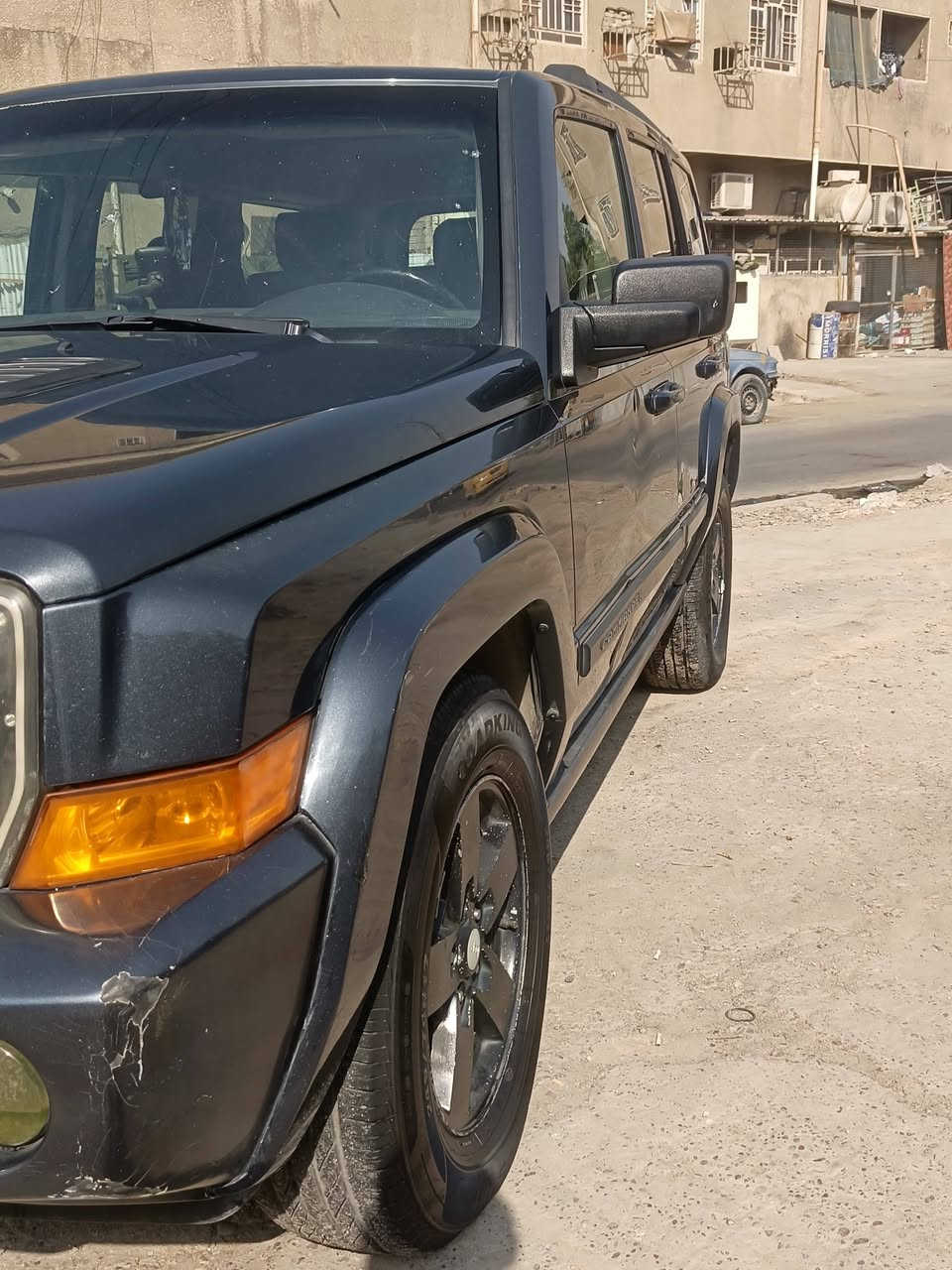 جيب كومندر
موديل 2007
وارد امريكي 
السياراه مكفوله 
تبريد شغال 
تخم تأيرات جديد
بيهه ضربه بلباب الصدر 
السياره نضيفه 
السعر 90وبيهه مجال 
المكان بغداد الجديده 
الرقم ***********
