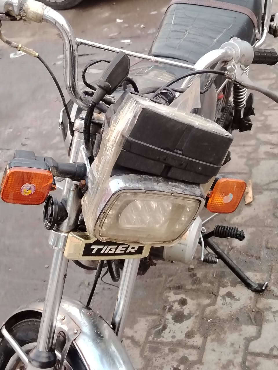 سلام عليكم مره خصت مديرر الكروب عندي دراجه ايراني اربع كيرر موديل2021 شغله خيرر من الله نضيفه الله  شاهد السعر375بيهااا مجال الطبيبن 
هاذه الرقم *********** مكان بغداد ام الكبر الغزلان
