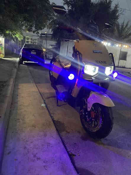 سلام عليكم 
دراجه شجن تانك مواصفات عاليه :
٦بطاريه 
حجم الملف١٥٠٠
بلوجكتر جانبي عدد٢
تجي وياها شاحنتها سريعه ورقميه 
شاشه الكترونيه ذكيه تعرض الك كل عطل بالدراجه 
تجي ويه الدراجه كارت تشغيل عدد٢ بصمه٢ سويج٢
امانه الله ورسوله الدراجه ما متعبها ابد مداراه ع حسب الاصول مبدل فقط عقل السعر خاص ونتساهل ويه الناس الخيره الاستفسار ع هاذه الرقم ***********
