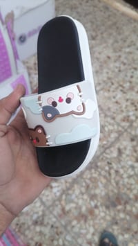 تنزيلات انسائي 37 40  بناتي30 35  طفله 25 30  07728424299 واتساب