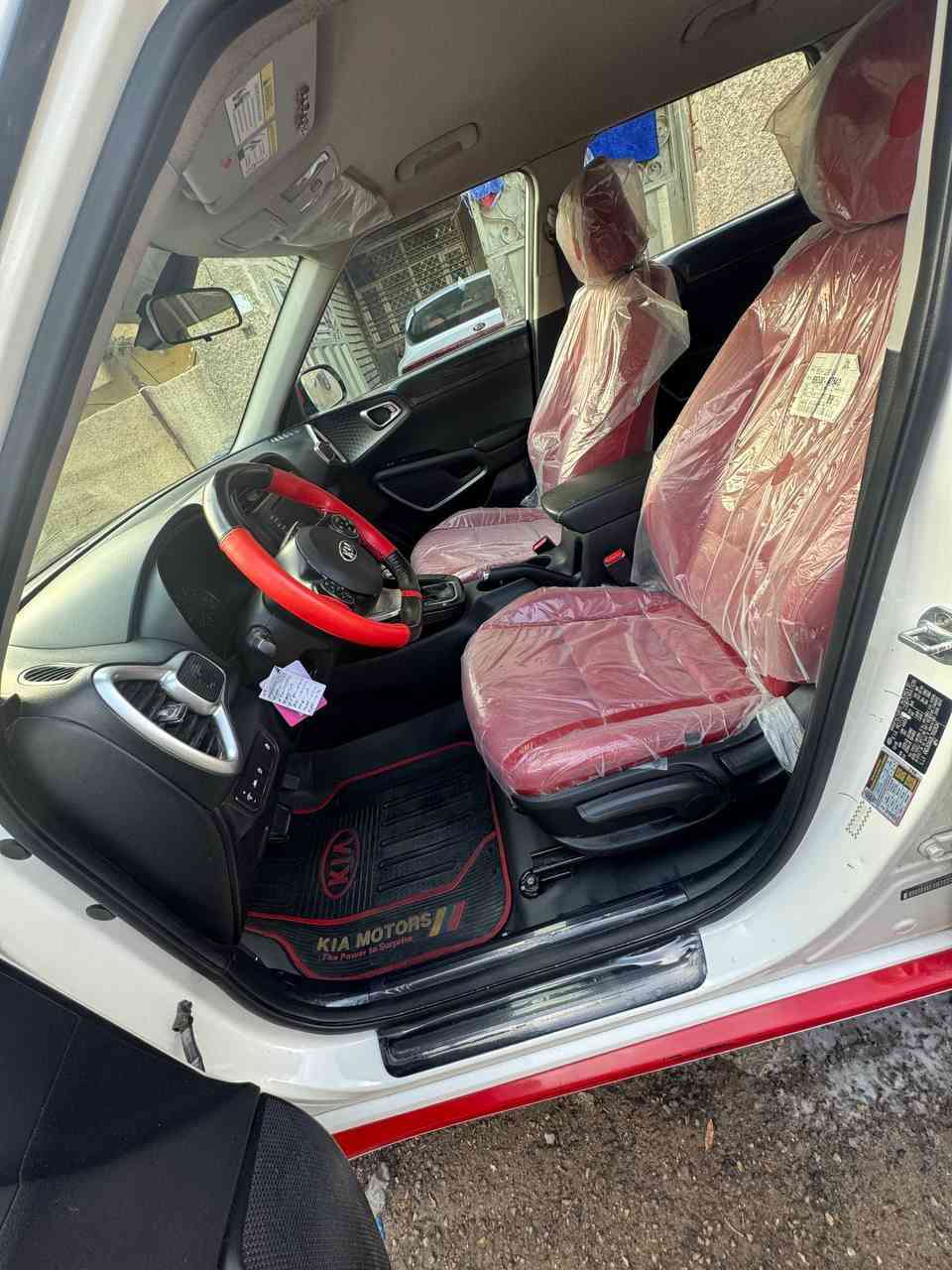 كيا صول 2020
لون ابيضّ  تو كلار قمارة حمراء - محرك ٢٠٠٠ دوش
ضرر جدآ بسيط  
صورة الحادث بين الصور
ماشية 133mi الف 
مواصفات  : شاشة كبير
كاميرا - رادار
كب - تحديد السرعة
تحديد المسار - نظام
نظام سبورت -مانع انزلاق-إطفاء ذاتي
بيها هواي موصفات خير من الله
السعر 140$وبيها مجال 
لتواصل ***********
