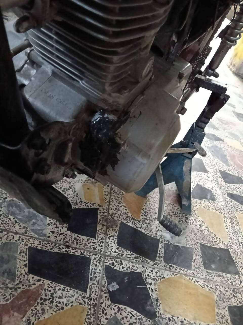 السلام عليكم دراجه ايرانيه اربعه كير كهربايهته كله شغاله نقصه بس باتري وستان شده سعره  250 عنوان المدينه شارع الفلاح قطاع 43. ***********
