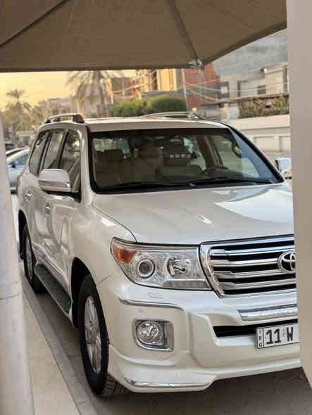 لاندكروز 2015 رقم بغداد باسمي 
مكفوله كفاله عامه محرك 6 سلندر
فول مواصفات 1/1 مطفايه شاشات 3 
حساس امامي خلفي تحكمات ستيرن 
مري قلاب كشنات كهرباء كامرات 
بصمات فتحه 
السياره جديده بمعنا الكلام 
الي يدور الجديد يتصل السعر 430$
***********
