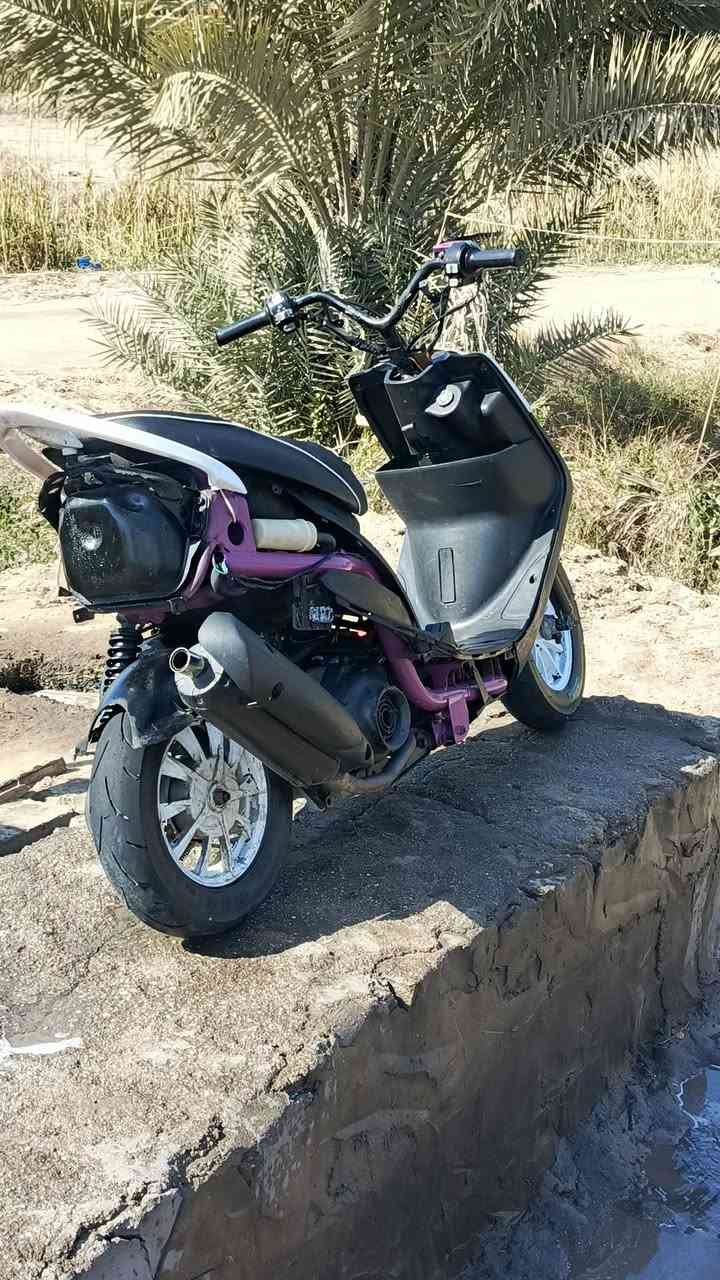 للبيع دراجه ماكس عدله مكينه 50مزوده 55دراجه نضيفه السعر 450وبيه مجال مكاني الناصريه قرب شركت النفط الرقم *********** خابرني وبيك خيرر وتدلل
