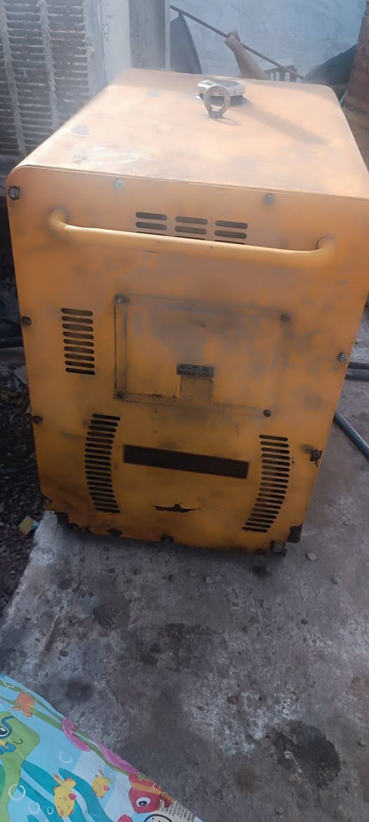 السلام عليكم ورحمه الله وبركاته عندي مولد گامه كاز كاتم للبيع شغال جديد ايولد 28 امبير   السعر 450 اللف    ***********
