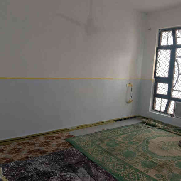 صباغ بيوت اخذ لسعر على متر اذا يريد صباغ اي شي يحتاج ينتصل عليه *********** اني من الخالص
