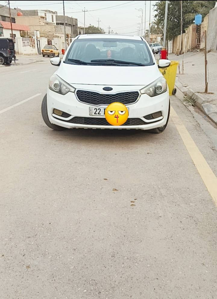 السلام عليكم سيراتوا خليجي 2013شكل ال2014 السيارة فول مواصفات فتحة تحكم جهتين مري شفط اشاير بلمري بصمة إشارة ترحيب السيارة تخم تاير حداديه خير من الله كاملة مكملة بيها باردات فقط بدون اي صبغ السعر 115 وبيها مجال رقم ***********
