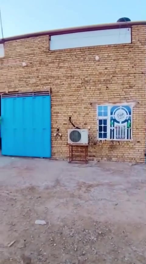 فرصه استثماريه لا تعوض ❗❗ ❗
دونم تجاري للبيع كوت حي الحكيم شارع العماره
يحتوي ع جملون مع(دار مع ارض) ❗❗خلف الدار خدمات كامله ماء كهرباء مدارس تبليط
يتكون دار من.. غرفتين نوم.. هول.. مطبخ حار وبارد.. مجمع صحيات.... حديقه..... سعر وباقي تفاصيل خاص 🤍حياكم الله


**إذا كنت صاحب هذا الإعلان وتريد حذفه لأي سبب، رجاءا أرسل رسالة إلى الدعم الفني**