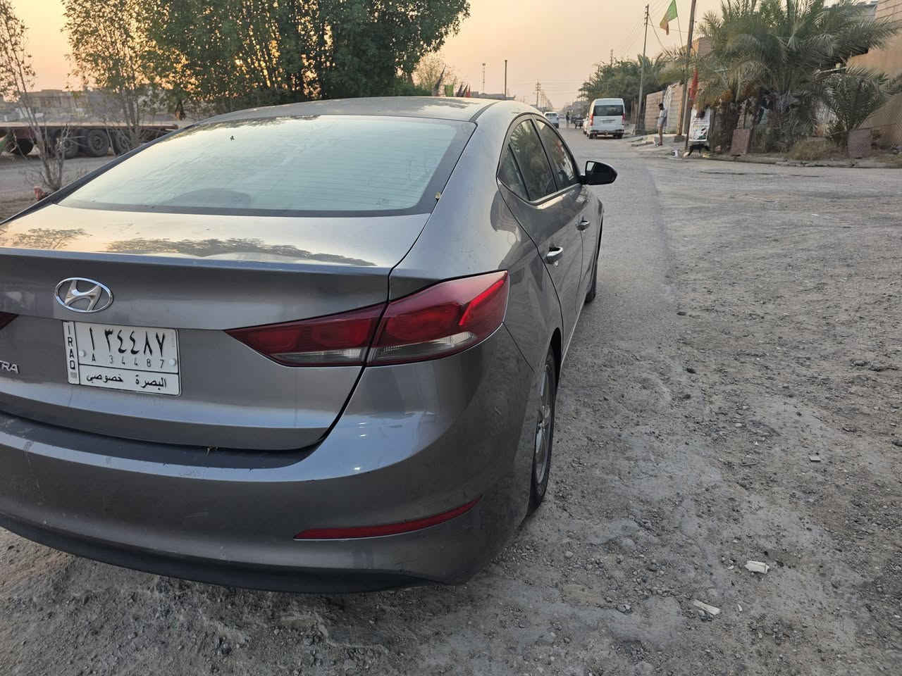 السلام عليكم 
هونداي النترا موديل ٢٠١٨ وارد امريكي رقم بصرة تحويل ثاني يوم 
محرك ٢٠٠٠ دوش
الحادث بأمريكا قطعه وحدة جاملق جهه السايق 
بلعراق تبديل بنيد وجاملق الايمن 
السعر ١٠٥ (دفتر وخمس ورقات)وبيهه مجال 
للاستفسار ***********
