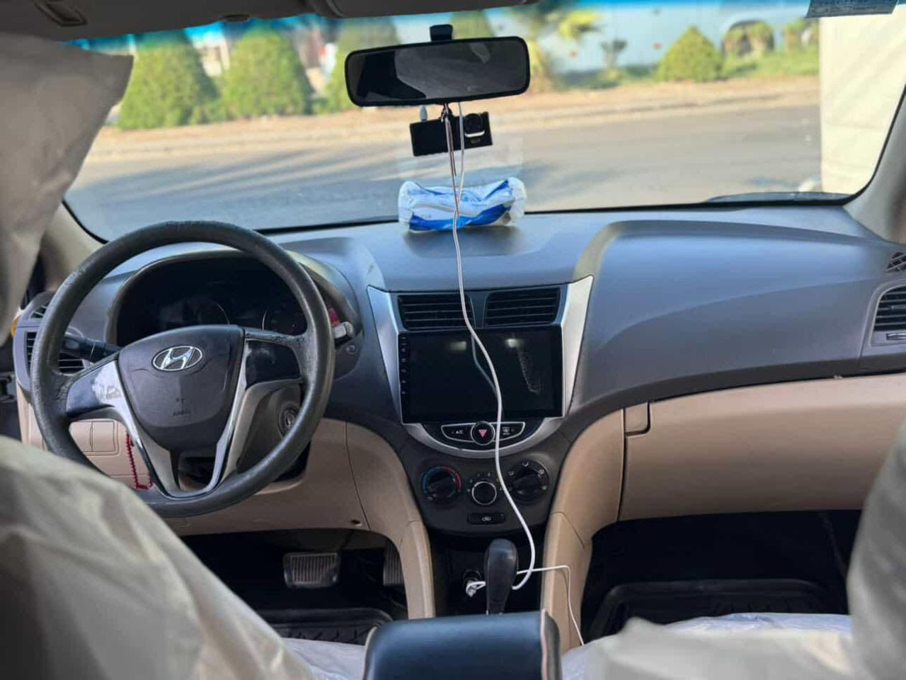 اكسنت 2013 خليجي 1600 مكينه بيها طخه خيفه السعر 79 ورقه بكانها زيونه  ماشيه 112 الف كيلو للستفسار ***********
