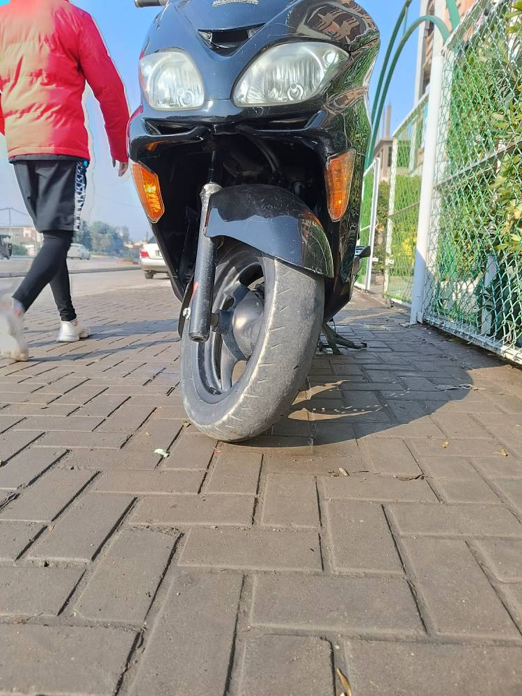 السلام عليكم دراجه فورزا08 الدراجه شغاله
بس ابيع كوم حديد السعر 500 الف العنوان بغداد حي العامل للاستفسار الاتصال *********** بغداد, العراق
