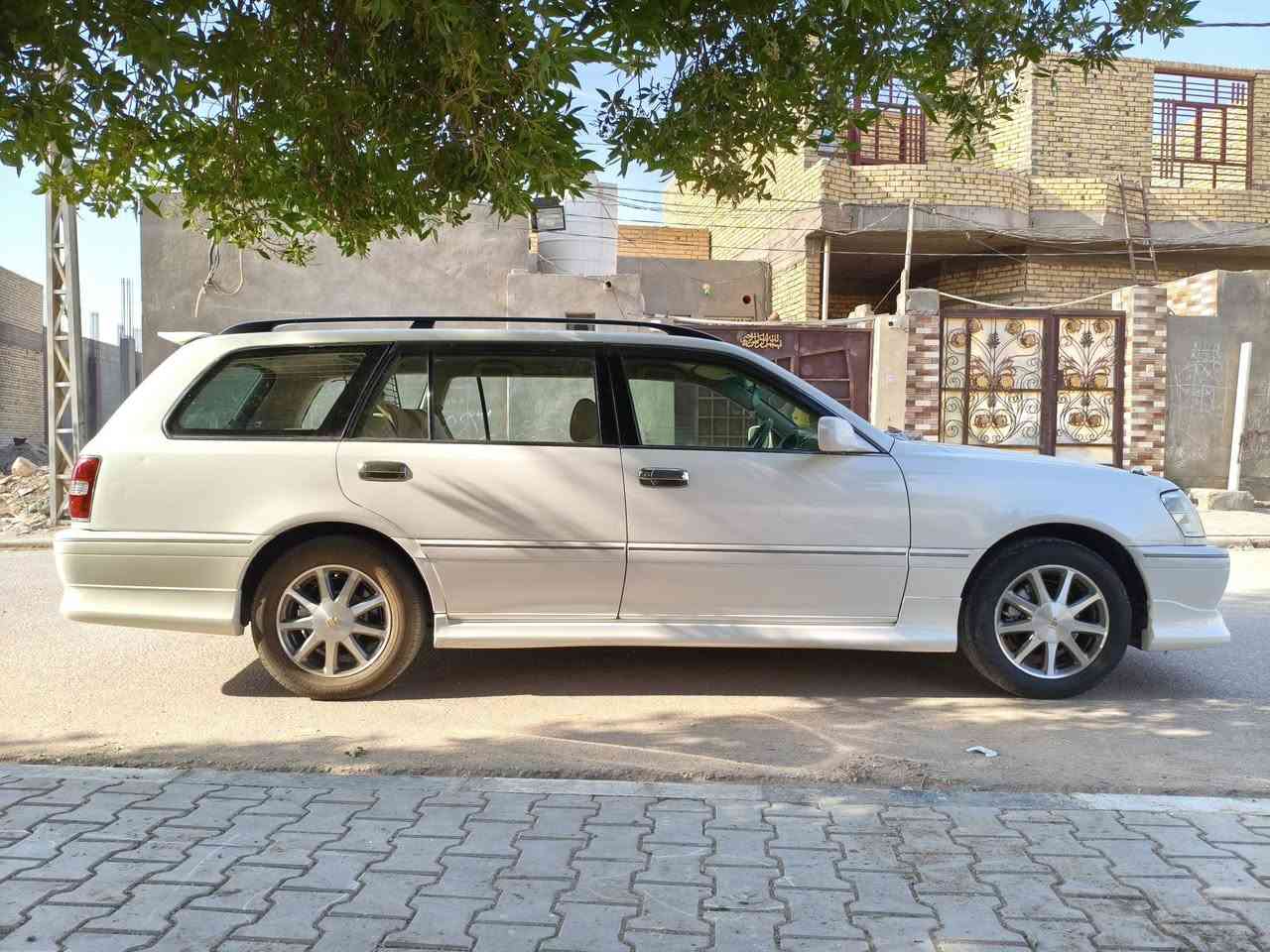 اللهم صل على محمد وال محمد 
سلام عليكم ورحمه الله وبركاته 
ملكه ستيشن مديل 2002 كرستال اصل
مكينه C9 منظومة غاز وبانزين 
رقم انكليزي ب أسمنه مداور ثاني يوم
كفاله عامه من كلشي 
تحويرة فوك وجوه نجف دشبول امارات 
المكان النجف الاشرف. المشخاب 
الرقم.***********
السعر 130وبيهه مجال
