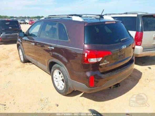 سورنتو 2015 امريكي رقم بغداد باسمي 
بيها صبغ قطعتين. محرك 2400 
مواصفات شاشه لمس كامره حساس 
امامي خلفي تحكمات جهتين السعر 128 
*********** بغداد
