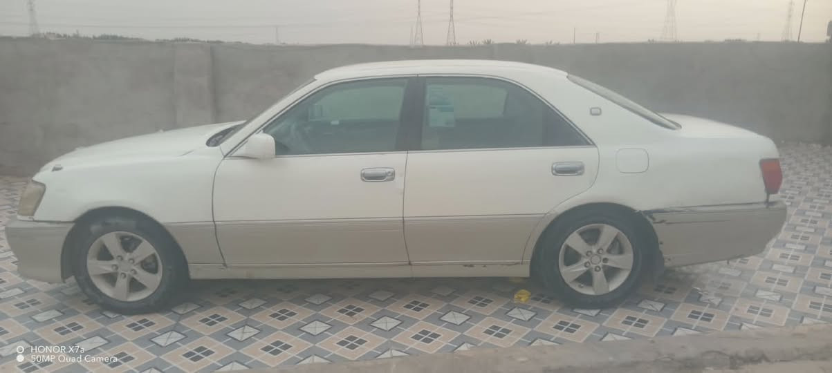سيارة ملكه ادوات محركها 3000 فيفتي سيارة نضيفه وسعرهاكلش  مناسب 21ورقه
لو تحسب سعر مكينه واربع اوياله نجمه الاصلي تجيب فلوسها 

دواخل نضيفه 
لي يدور مناسب هذا بمعنى الكلمه مناسب 
ذي قار قضاء النصر ***********
