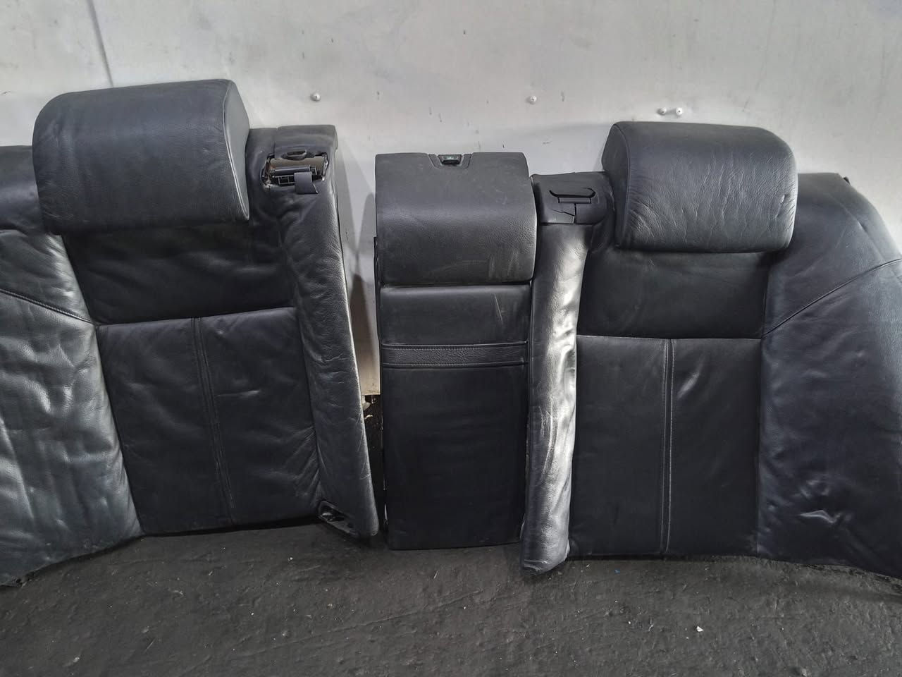 السلام عليكم 
كشناات اربعة خفاش 
الاماميات كهرباء جلد اسود حاوية 
سعرهم 450 الف 
عنوان بابل حي الصناعي شارع العام 
شركة المركزي علي يوسف 
***********
