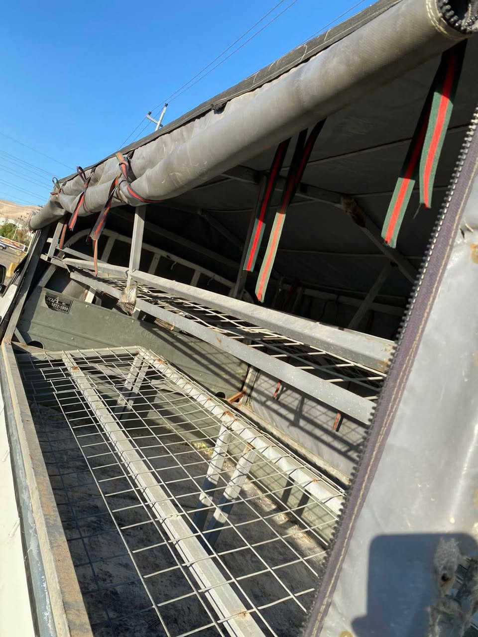 سةرةتا بةناوي خوداي گةورة
خيمةي بةقالي بةكامل ئةشياوة بو فروشتن
سيعري 3گةلا
لةسليمانيم
ژ.م/*********** السليمانية, العراق
