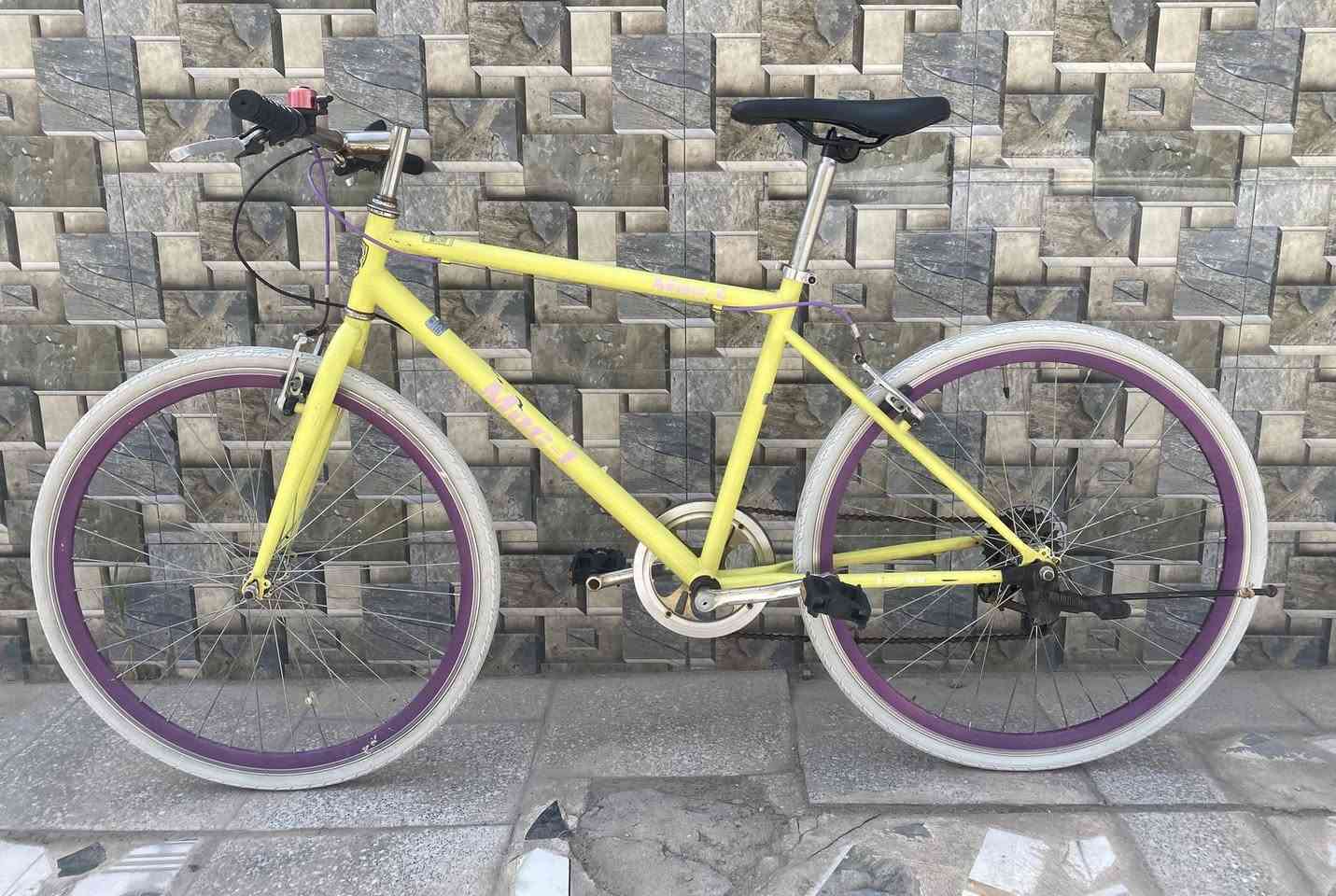 السلام عليكم🌹

للبيع فقط 

بايسكل c700 للبيع

كله مختم بلادي

خفيف جدا وسريع ✈

جاهز اي عطل مابي👍🏻

حجم ٢٨/٧٠٠

وياله المنيوم طبقتين

 7 نمر 

السعر 100 قفل

العنوان :🏭
بغداد الطالبية قرب كلية الادارة والاقتصاد 
 
نعتذر عن المراوس🚲

الرقم للتواصل /***********
