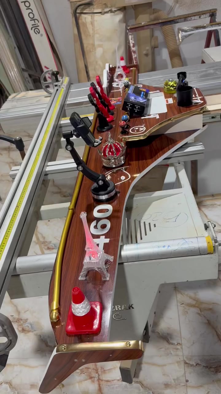 ‏السلام عليكم من يرغب بشراء دشبول  جمله و مفرد كافة السيارات‏ يتصل ***********
*********** توصيل جميع محافظات تواصل وتساب  ***********
