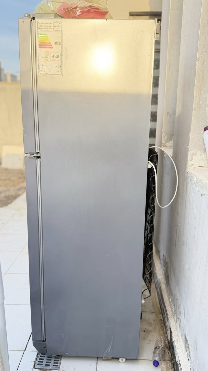 مجمده وثلاجه للبيع اذا مو جديده لا تشتري 
استخدام قليل قليل جدا جدا ثلاثه اشهر 
الي يشتري يتفضل خاص 

او الاتصال او واتساب 
***********
