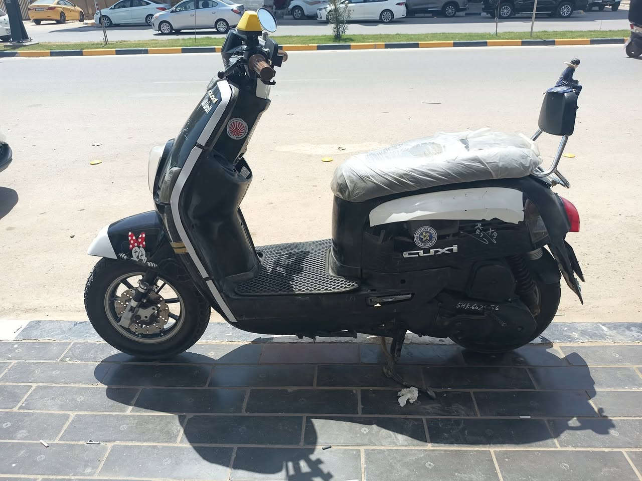 ماكس بوليس كابريته دراجه مامفتوحه 
كفرات ختم واحد ويه المكينه بيه نواقص بسيطه الدراجه مكينه خرسه وناعمه 
مكاني حله السعر ٥٥٠ 
***********
