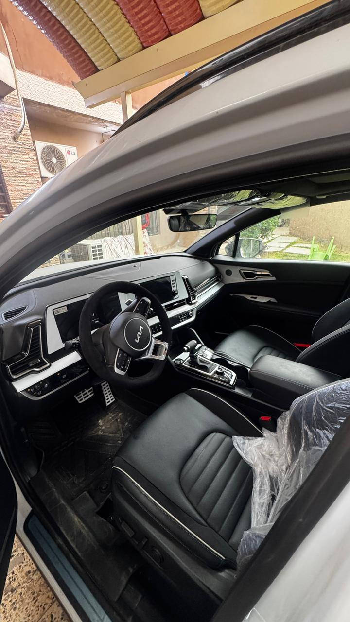 تحيه طيبه السلام عليكم
للبيع
سبورتج 2025 GT لاين فول مواصفات للأخير 

(جيتي لاين )فول 1/1

سبورتج 2025 GT لاين فول مواصفات للأخير 

(جيتي لاين )فول 1/1

 

ماشية 2000 الفين فقط 

- وارد خليجي 
- 

‏‎ - بانوراما 

‏‎ - سعة المحرك 2.000

-‏‎ مرتبط بناقل حركة أوتو 6 نمر

‏‎ - حساسات أمامية 

‏‎ - حساسات خلفية

‏‎ - لايت زينون + LED

‏‎ - شاشة ديجيتال  متصل كامل 

- كشافات 

‏‎ - بك لايت LED

‏‎ - ويل كب 19

-‏‎ اريل نفكيشن

-‏‎ تشغيل عن بعد 

‏‎ -فتح الصندوق كهرباء ذكي 

‏-‎ دشبول شاشة 

‏‎ - شاشة ابل كار بلي واندرويد اتو

‏‎- كاميرا دوارة

‏‎ - المقاعد جلد اسود 

‏‎ - تدفئة المقود والكشنات الأمامية + تبريد الكشنات الامامية

‏‎ - مثبت السرعة Cruise 

- الأوامر الصوتية

‏‎- أوضاع القيادة  Drive Mode

‏‎ - فحص أنظمة السيارة 

‏‎ - حساسات ضغط اطارات 

‏‎ - شفتات مقود

‏‎- تبريد شاشة

‏‎ - هاند بريك بصمة 

‏‎‏- ABS 

‏‎‏ - Auto Hold    أوتو هولد

‏‎‏- ISO Fex        ايزو فكس

‏‎- نظام مانع الانزلاق

‏‎- نظام نزول المنحدرات 

‏‎- اشارة في المرايا الجانبية

‏‎- مخرج منفذ الطاقة 

‏‎‏- حساسات كامله داير السياره 

شاحن هاتف لاسلكي

ملاحظة/ السيارة مكفولة كفالة عامة من كلشي 

- وارد خليجي 

‏‎ - بانوراما 

‏‎ - سعة المحرك 2.000

-‏‎ مرتبط بناقل حركة أوتو 6 نمر

‏‎ - حساسات أمامية 

‏‎ - حساسات خلفية

‏‎ - لايت زينون + LED

‏‎ - شاشة ديجيتال  متصل كامل 

- كشافات 

‏‎ - بك لايت LED

‏‎ - ويل كب 19

-‏‎ اريل نفكيشن

-‏‎ تشغيل عن بعد 

‏‎ -فتح الصندوق كهرباء ذكي 

‏-‎ دشبول شاشة 

‏‎ - شاشة ابل كار بلي واندرويد اتو

‏‎- كاميرا دوارة

‏‎ - المقاعد جلد اسود 

‏‎ - تدفئة المقود والكشنات الأمامية + تبريد الكشنات الامامية

‏‎ - مثبت السرعة Cruise 

- الأوامر الصوتية

‏‎- أوضاع القيادة  Drive Mode

‏‎ - فحص أنظمة السيارة 

‏‎ - حساسات ضغط اطارات 

‏‎ - شفتات مقود

‏‎- تبريد شاشة

‏‎ - هاند بريك بصمة 

‏‎‏- ABS 

‏‎‏ - Auto Hold    أوتو هولد

‏‎‏- ISO Fex        ايزو فكس

‏‎- نظام مانع الانزلاق

‏‎- نظام نزول المنحدرات 

‏‎- اشارة في المرايا الجانبية

‏‎- مخرج منفذ الطاقة 

‏‎‏- حساسات كامله داير السياره 

شاحن هاتف لاسلكي

ملاحظة/ السيارة مكفولة كفالة عامة من كلشي 
رقم بغداد دولي باسمي تحويل مباشرة 
السعر 257 ورقه 
اي استفسار رقم صاحب السياره 
*********** 
مكان بغداد سيديه
