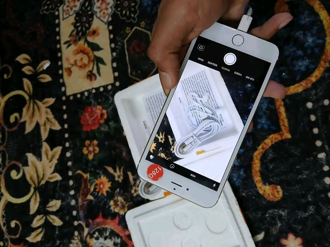 سلام عليكم متوفر ايفون ٦بلاص 
الذاكرة١٢٨✅
البطاريه١٠٠✅

الخط شغال ✅+الكامرة شغاله ✅

السعر60الف مكاني كربلاء المقدسة طوريج ا توصيل لايوجد.


**إذا كنت صاحب هذا الإعلان وتريد حذفه لأي سبب، رجاءا أرسل رسالة إلى الدعم الفني**