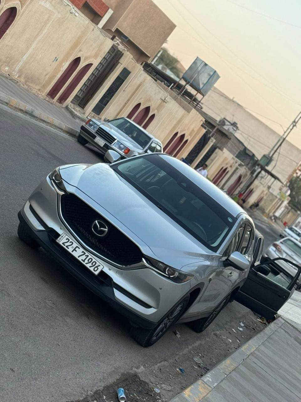 مازدا 🇯🇵 cx5 
موديل 2020
للبيع او مراوس 
رقم اربيل هزه وفحص جديد بأسمي
بصمه كشنات جلد تدفئه بالكشنات 
تبريد قطعتين ثلج .. كامره دواره شاشه وسطيه كبيره
تحكمات استيرن رادارات مثبت سرعه شاشه كبيره 
صور الحادث مرفق مع الصور قطعتين وربع من البنيد صبغ بدون دواخل ولا شاصي ولا لغد 
سعر 139 وبيها مجال 
مكانها بغداد الكرخ
***********

‭٠٧٧٧ ٥٢١ ٣١٢٦‬ بغداد, العراق

