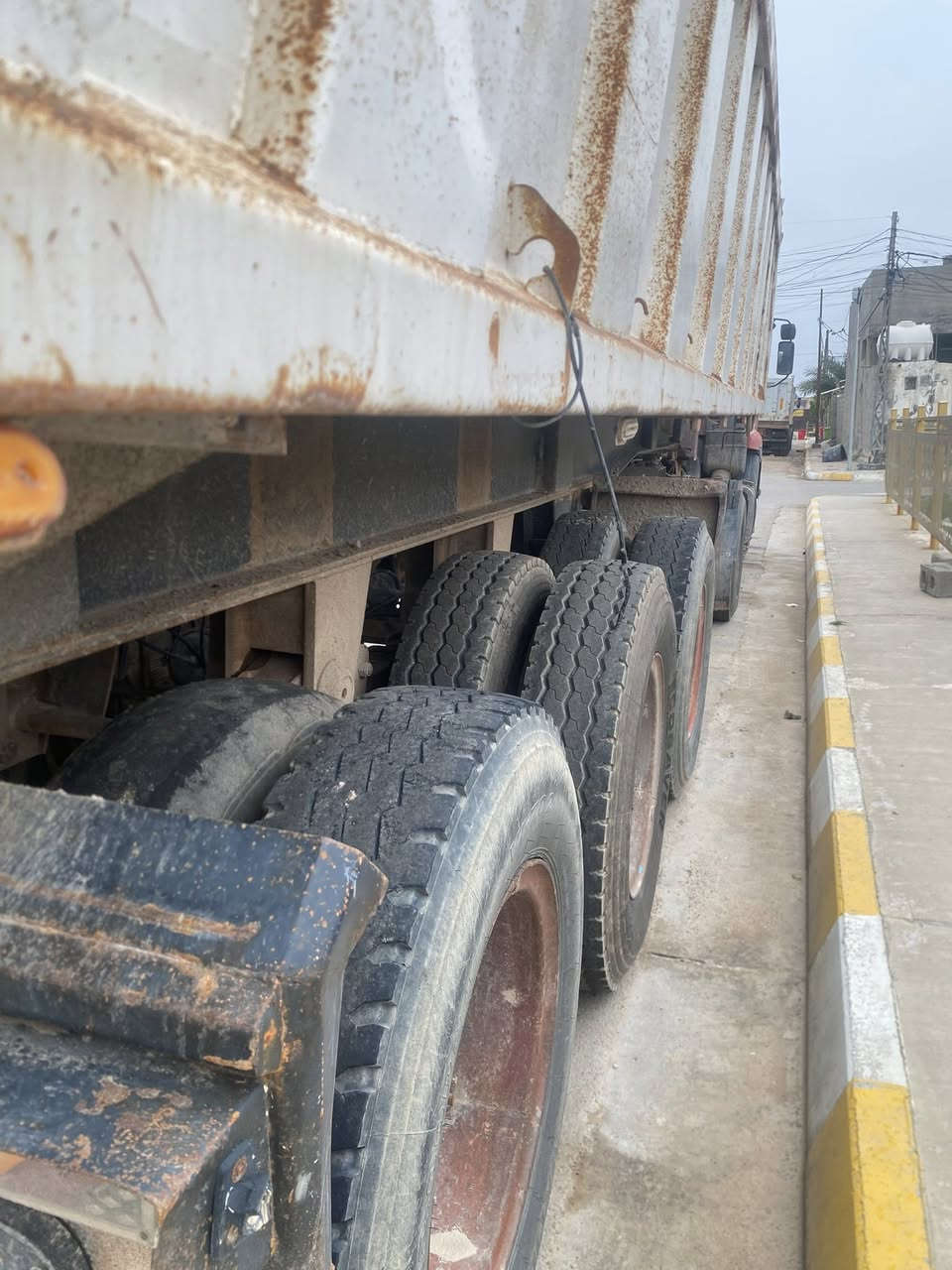 ربانه حداديه ثلاث دناكير 16 ترهم اربع دناكير  الذرعه 32 متر شاصي مكفول شريط ولعابات جدد  السعر 140 للاستفسار اتصل ***********
*********** ترهم مراوس بعربانه جناب المكان فلوجه
