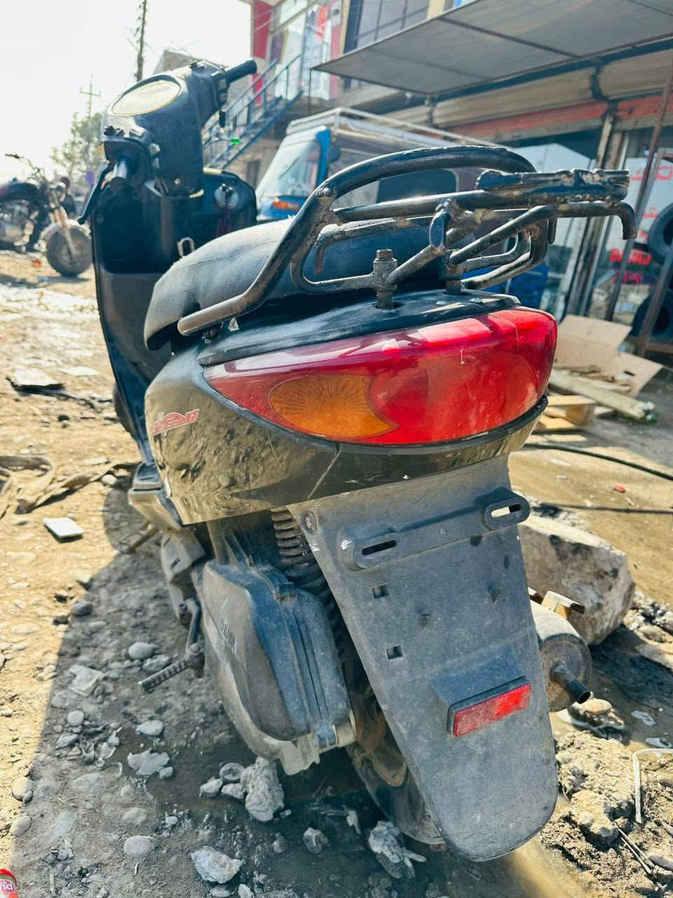 سلام عليكم دراجه بريز للبيع سلف هندر نضيفه سعر ٣٢٥ مكان حي نصر ***********
