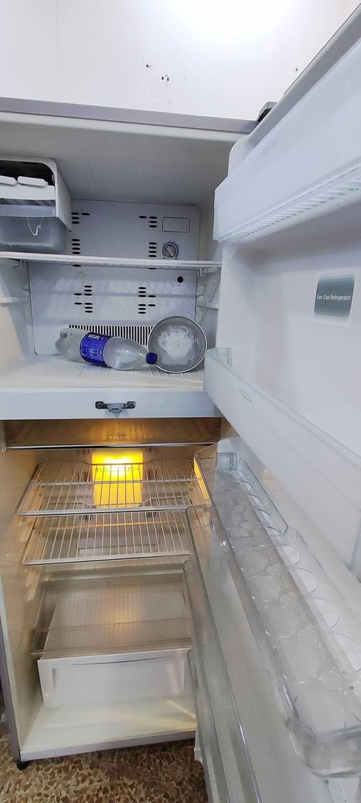 ثلاجه توشيبا الاصليه اخو الجديد ١٨ قدم بخاخ بلاديه شرط وضمان ٢٢٠ الف ***********
