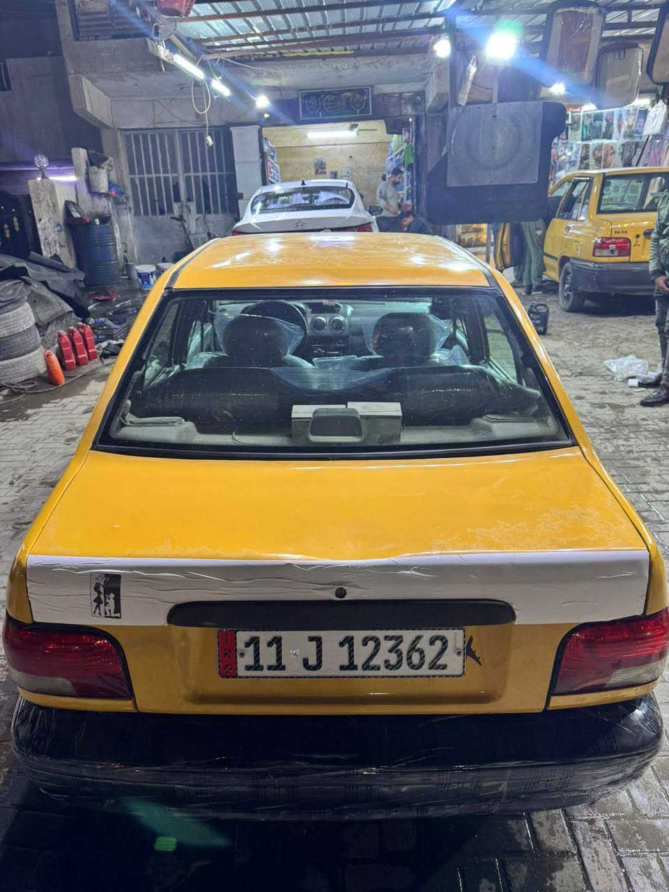 السلام عليكم سايبا 2012مكينه وكيرمكفولات صدرامامي خلفي جديد مشط ستيرن جديد مصفره هيه وغرمات سنويه لواحد 31هزه جديدة السياره جاهزه من كلشي العنوان بغدادشهداءالبياع السعر27)***********
