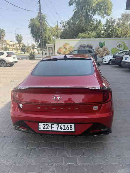 السلام عليكم 
سوناتا موديل2020 وارد أمريكي 
فول مواصفات ...  ماعدا الفتحه  
مكينه 2500
مواصفات: 
بصمه تشغيل وابواب وصندوق 
اشاير بالمري 
فول تحكم استرين 
مانع تزحلق
مثبت سرعه

حادثها  جاملغ وباب صفحه الصدر ومطخوخه بنفس المكان واضحه بالصوره
رقم صاحب السيارة
***********
السعر :: 165 وبي مجال بسيط
