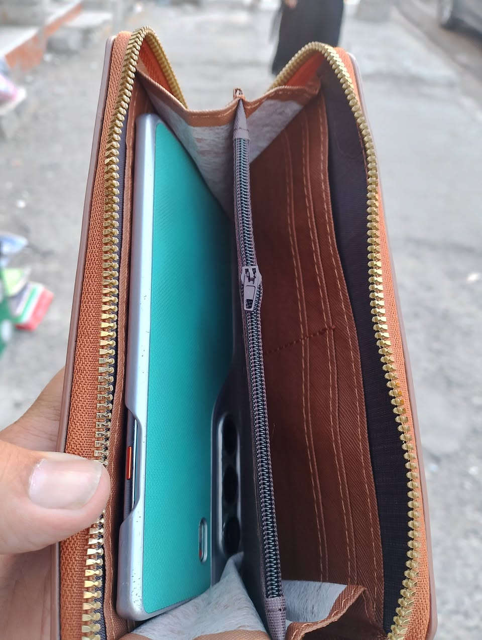 وصلنا حديتا حقيبة موبايل  كوالتي عالي من بوتيك الصبايا سوك سومر عمارة هنا مقابل صيدالية السنار ومجمع فلس ونص للرجال والكمية محدودة


**إذا كنت صاحب هذا الإعلان وتريد حذفه لأي سبب، رجاءا أرسل رسالة إلى الدعم الفني**