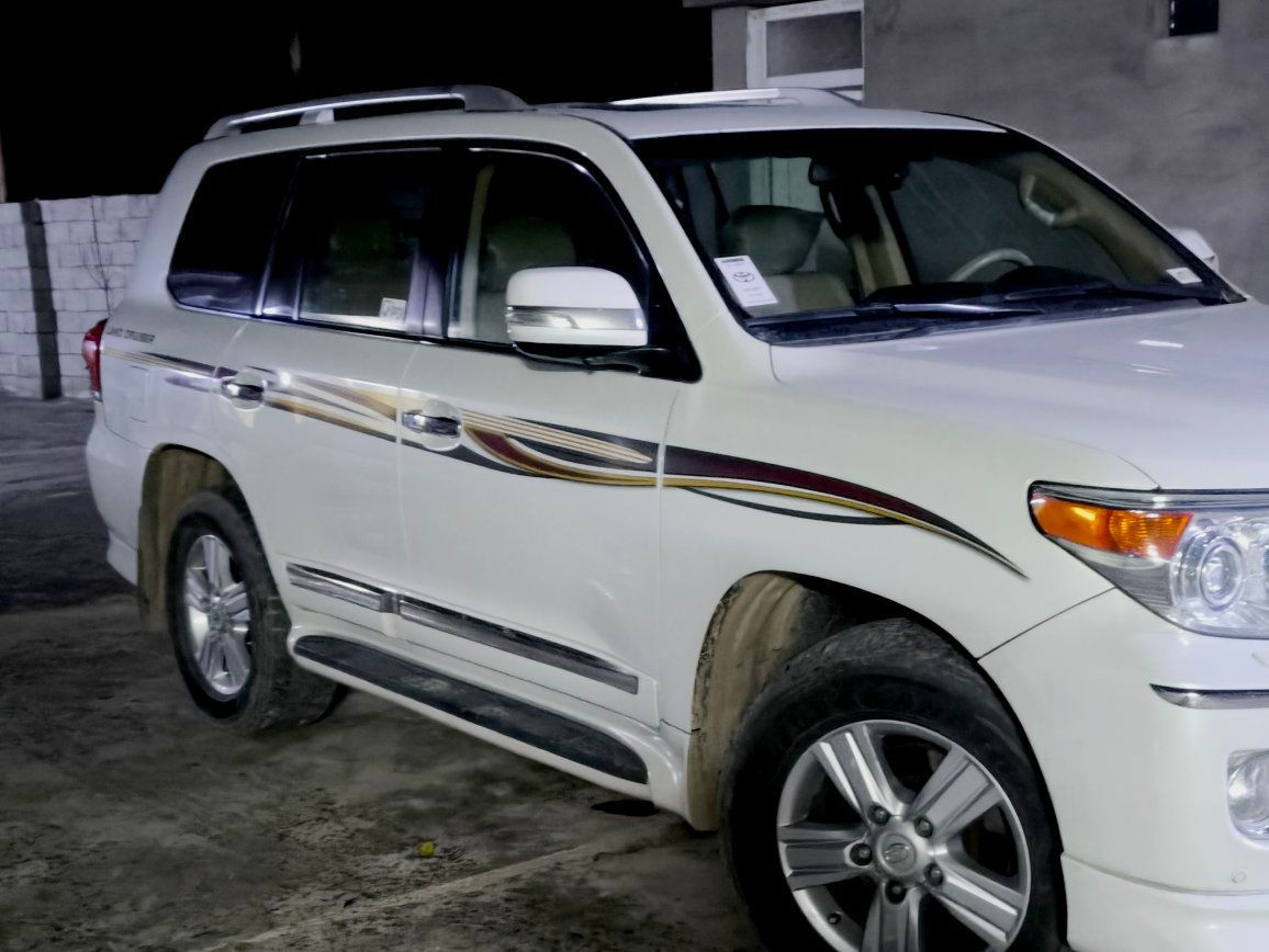 بسم الله ماشاء الله 
‏TOYOTA - LAND CRUISER
محلية الدار حالة الدار أن شاء الله
‏الموديل :2013/1 🔥
الفئة : G.X.R
 اللون : أبيض
قوة المحرك : V8. 46  
العداد : 220.000 KM🔥
المواصفات : فل الفل ✔️

هناك منطقتان باردتان


**إذا كنت صاحب هذا الإعلان وتريد حذفه لأي سبب، رجاءا أرسل رسالة إلى الدعم الفني**