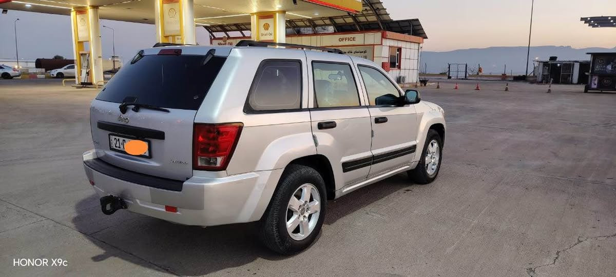 جێب لاریدۆ 2005
گێڕو مەکینەو تەبریت بەشەرت
دەبڵ ئەکسل بەشەرت
دوو پارچەی بۆیاخە بێ ناوگرتن 
سەنەوی تازەیە
٨٨$
*********** السليمانية, العراق
