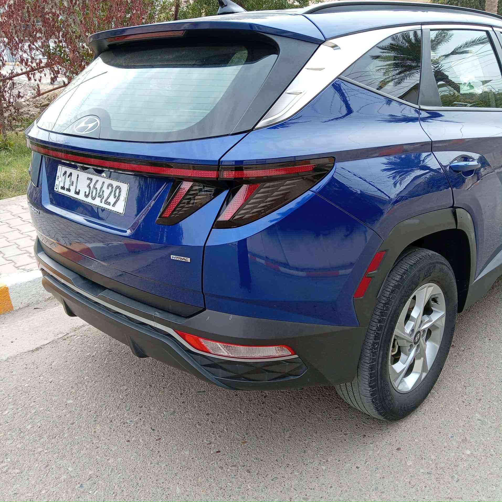 السلام عليكم
للبيع توسان ٢٠٢٣ وارد امريكي 
حادث واضح بالصور بدون تبديل وبدون ابرباك وبدون دواخل 
ربع البنيد مصبوغ والجاملغ 
رقم بغداد
——————-
موصفات نص فول معروفه 
كشن كهرباء -تدفئة كشنات
جنطة كهرباء
بصمة تشغيل وابواب
شتسه -كامرة 
رادار جانبي وخلفي وامامي
——————
السيارة جديده وبدون  نقص نهائيا 
السعر ١٨٢ وبيها مجال 
مكاني بغداد 
للاستفسار 
***********
***********
