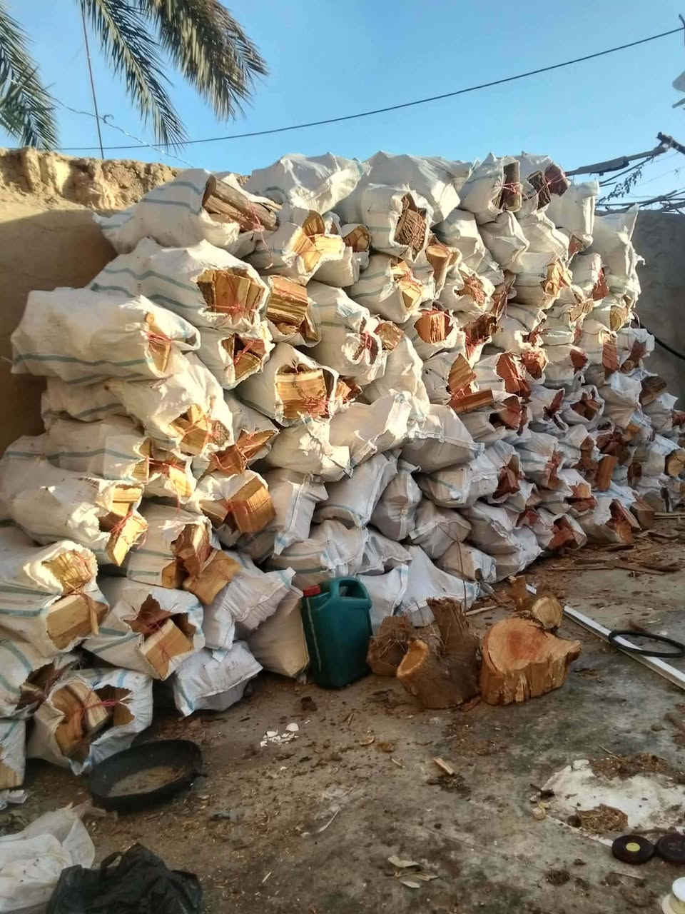 الظرف صعب والحرب مأثرة عالكل… وفرنالك حطب بسعر نراعي بيه الناس.


**إذا كنت صاحب هذا الإعلان وتريد حذفه لأي سبب، رجاءا أرسل رسالة إلى الدعم الفني**