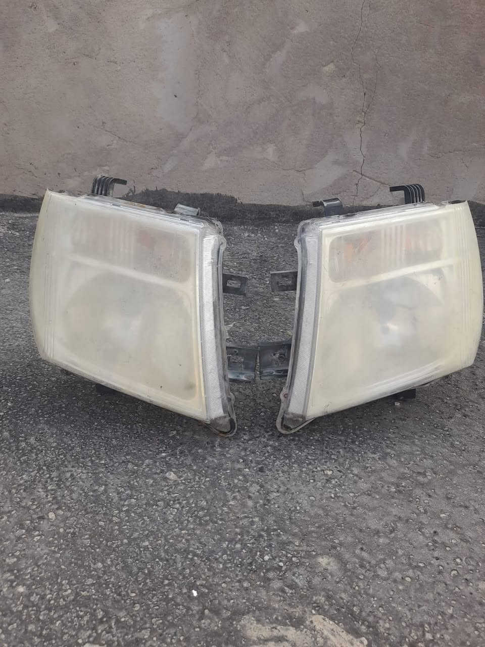 السلام عليكم زوج لايتات دعاميه امامي استيل الاصلي السعر 75 مكان البصره ابو الخصيب ***********
